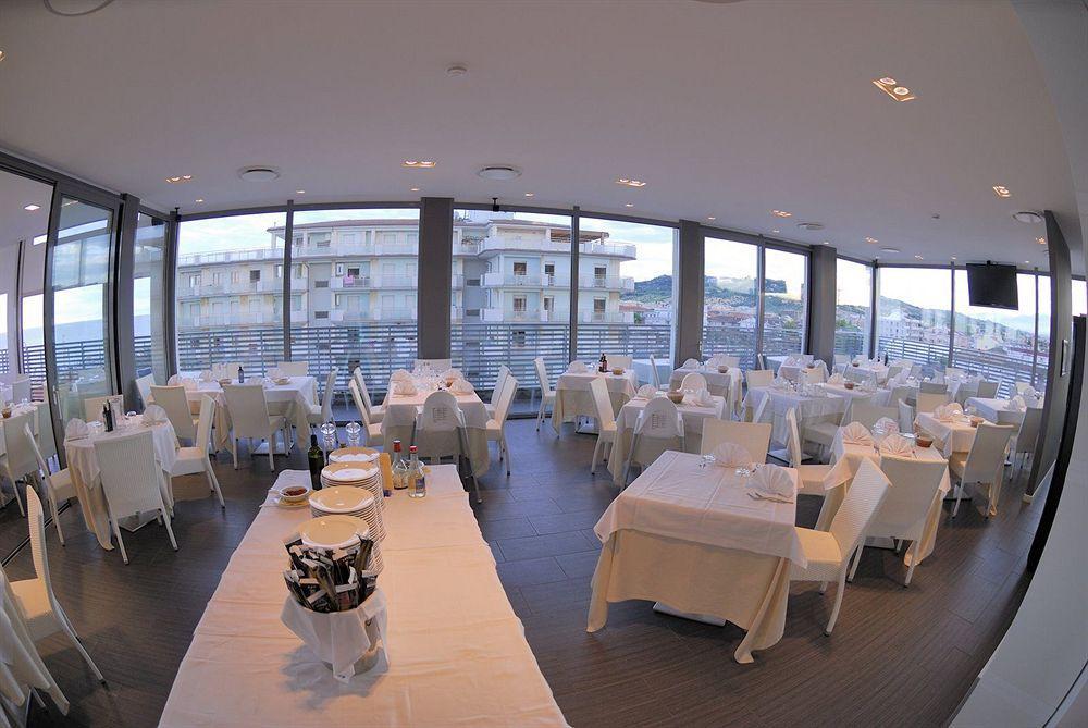 Medi Garden Hotel&Residence Alba Adriatica Buitenkant foto