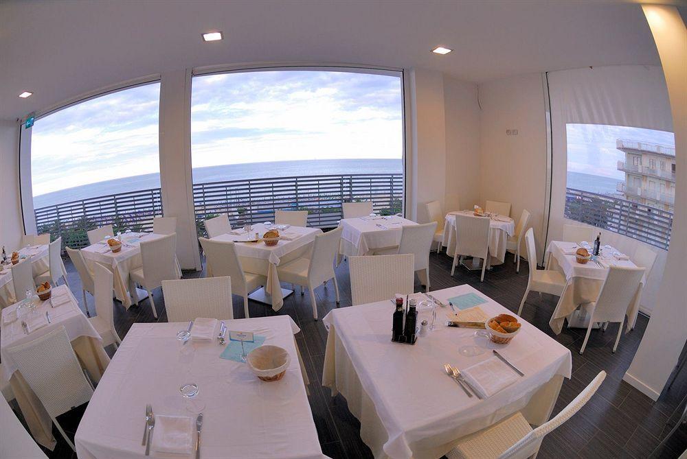 Medi Garden Hotel&Residence Alba Adriatica Buitenkant foto
