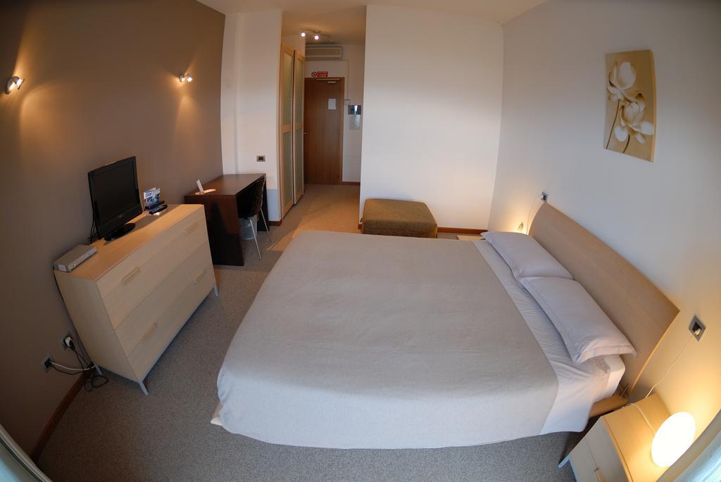 Medi Garden Hotel&Residence Alba Adriatica Buitenkant foto