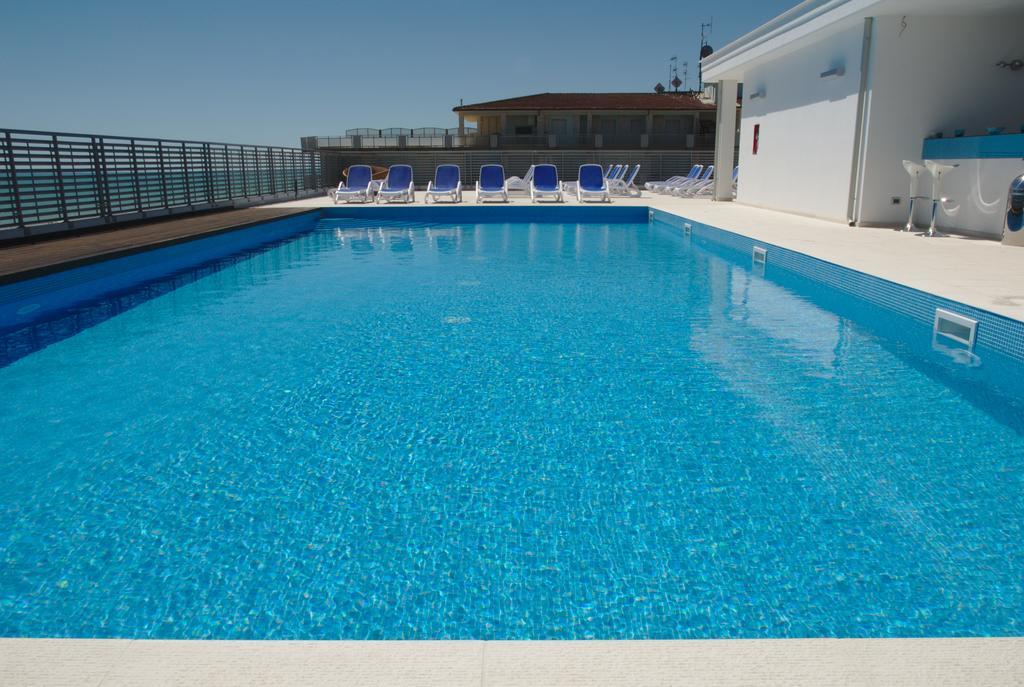 Medi Garden Hotel&Residence Alba Adriatica Buitenkant foto