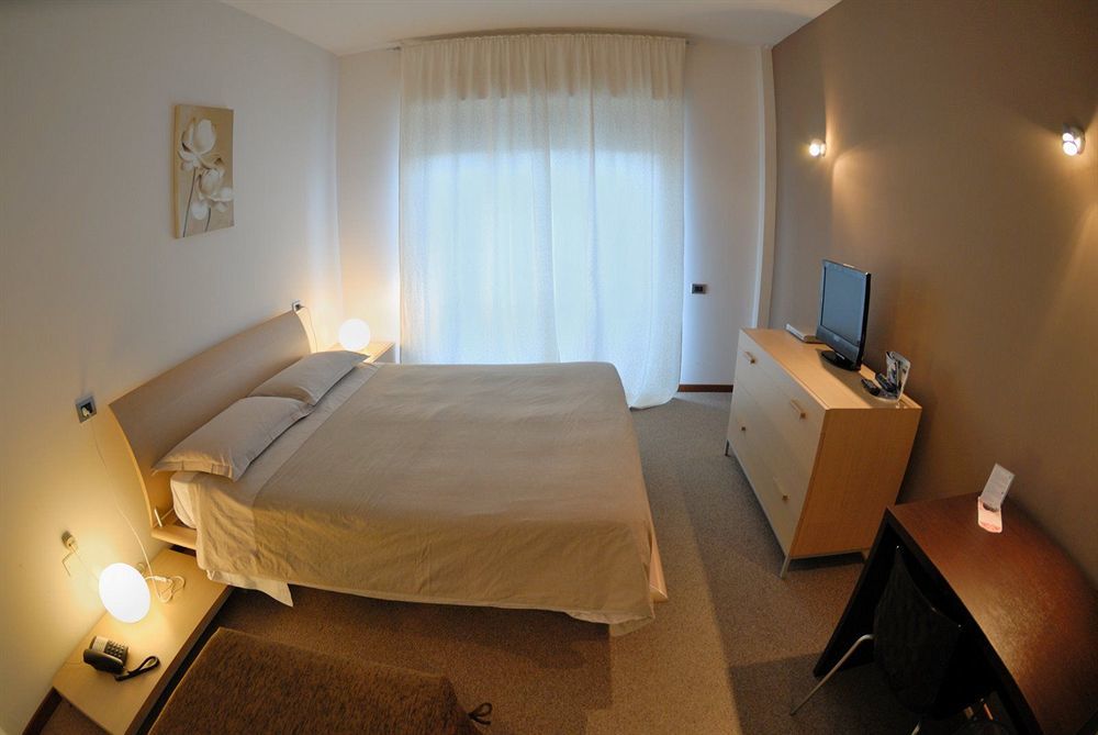 Medi Garden Hotel&Residence Alba Adriatica Buitenkant foto