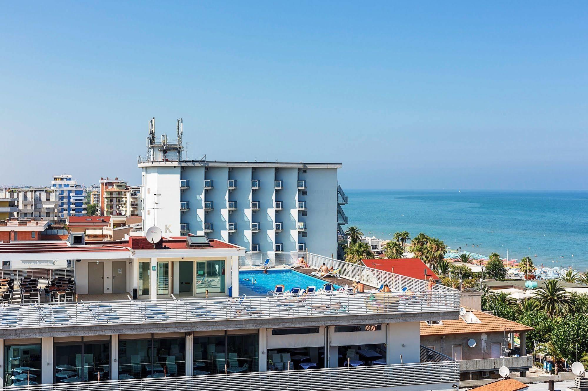 Medi Garden Hotel&Residence Alba Adriatica Buitenkant foto