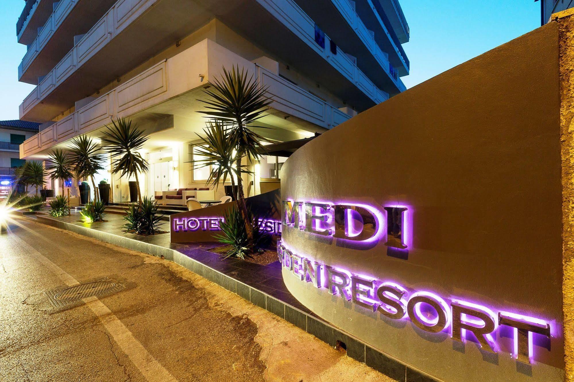 Medi Garden Hotel&Residence Alba Adriatica Buitenkant foto